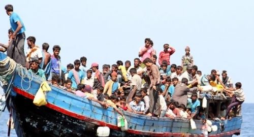 Ratusan Muslim Rohingya Terlunta-lunta di Laut tanpa Makanan karena Ditolak Malaysia dan Bangladesh Mendarat
