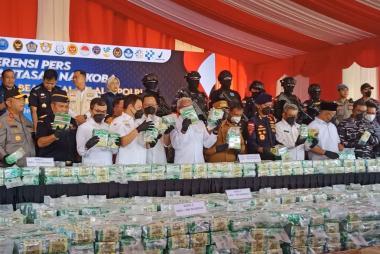 bwni-berstatus-buron-yang-tinggal-di-luar-negeri-ternyata-jadi-pengendali-penyelundupan-2-ton-sabu