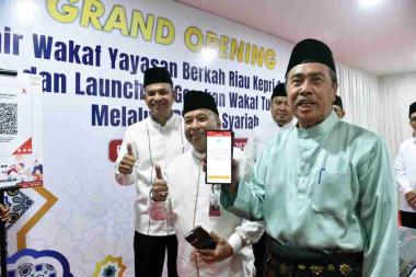 nazir-wakaf-brk-syariah-diresmikan-ini-harapan-gubernur-riau-syamsuar