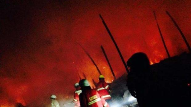 Kebakaran Hebat di Simpang Pasar Pagi Arengka Pekanbaru, Sejumlah Bangunan Tinggal Puing