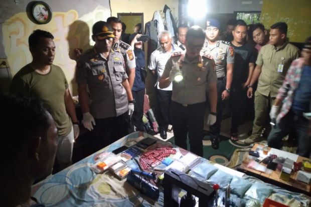 Polisi Gerebek Pabrik Narkoba di Pekanbaru, Lokasinya Sekitar Kebun Karet Jalan Angsa Putih Bukitraya