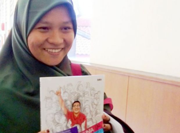 Mengharukan... Mahasiswi UIN Suska Ini Naik Bus 27 Jam dari Pekanbaru ke Aceh untuk Bertemu Idolanya Ridwan Kamil