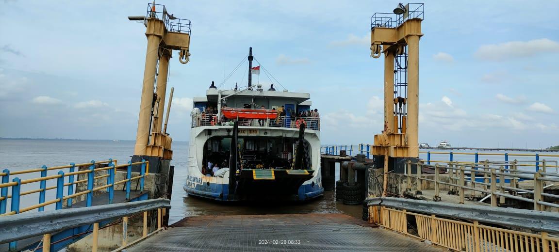 Dua Kapal Penyeberangan Rusak, Pelabuhan Ro-Ro Desa Airputih Bengkalis Dipadati Antrean Kendaraan