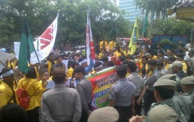 Siapa Sebenarnya yang Dicurigai BEM Unilak sebagai ”Penyusup” saat Demo di Kantor Wali Kota Pekanbaru?