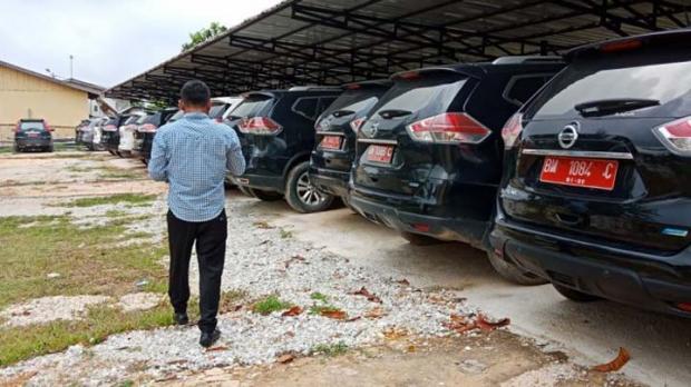 Berbekal Surat Perintah BPK, Setwan DPRD Pelalawan Tarik Mobil Dinas yang Dipakai Mantan Anggota Dewan