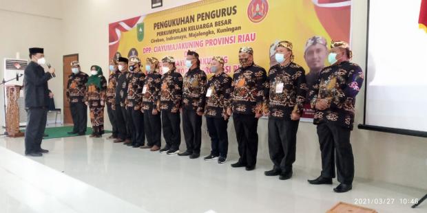 Pantun Warnai Pengukuhan Pengurus Ciayumajakuning Provinsi dan Tujuh Kabupaten/Kota di Riau