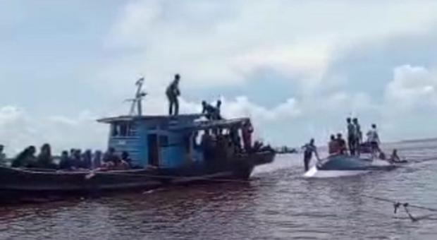<i>Speedboat</i> Rute Inhil Riau-Tanjungpinang Kepri Terbalik di Perairan Dekat Pulau Burung