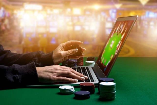 <b>Terdakwa Pengamanan Web Judol di Kemenkominfo Akui Terima Rp1,5-2 Juta per Situs, Sudah Raup Rp13 Miliar</b>