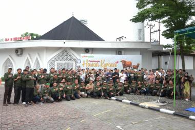 bbrk-syariah-gelar-pemotongan-19-hewan-kurban-tebar-kepedulian-dan-kebersamaanb