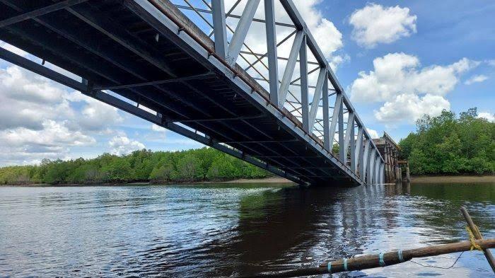 <b>Pemprov Riau Mulai Bangun Kembali Jembatan yang Roboh di Kepulauan Meranti, Anggarannya Berkisar Rp33 Miliar</b>