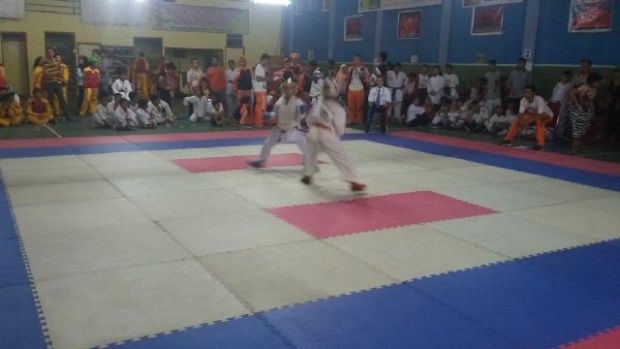 Karateka Tualang Dominasi Arena Kejurkab Siak 2015