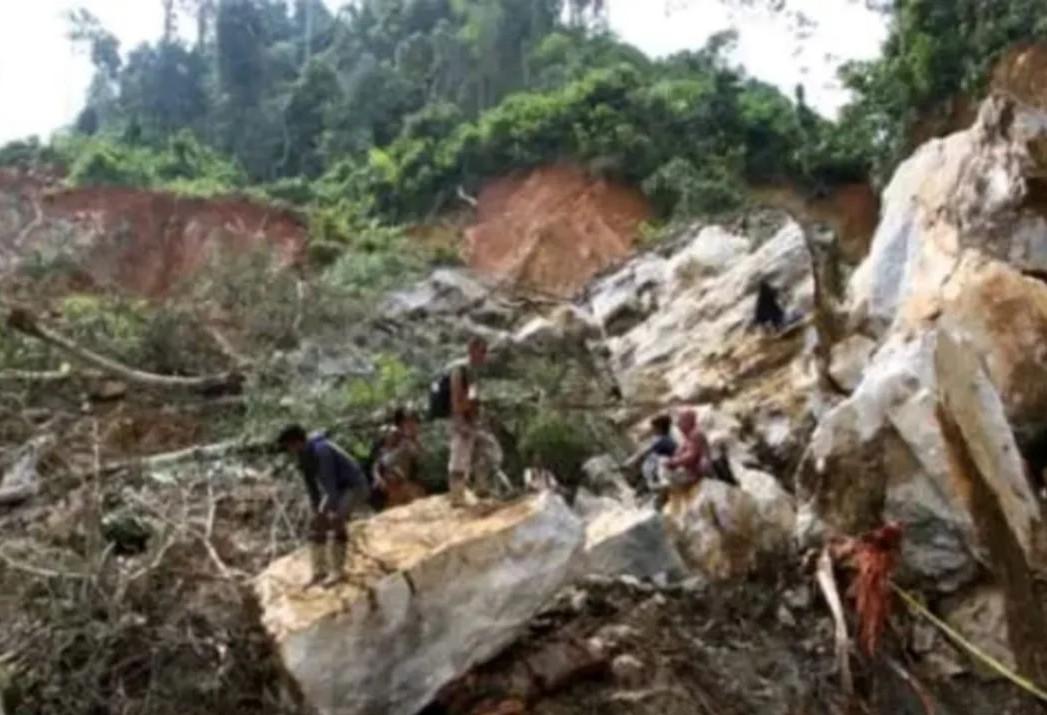 <b>BNPB Pastikan Pencarian dan Pertolongan Korban Longsor di Areal Tambang Emas Ilegal di Sumbar Terus Dilangsungkan</b>