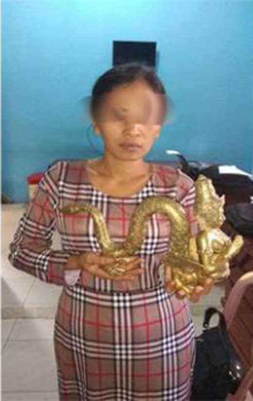 Perempuan Mengaku Dukun dan Keturunan Prabu Siliwangi Pemilik Patung Naga Serai Ditangkap Polisi di Pekanbaru setelah Dilaporkan Seorang Warga