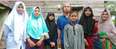 bperjalanan-zurriyati-anak-petani-yang-mendapatkan-beasiswa-prestasi-phrb