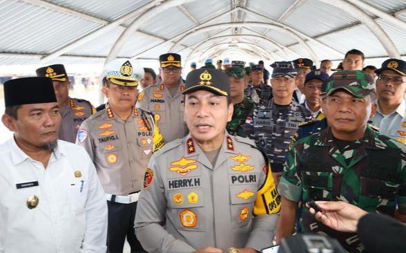 <b>Kapolda Riau Lakukan Pengecekan ke Sejumlah Posko Mudik Lebaran 2025</b>