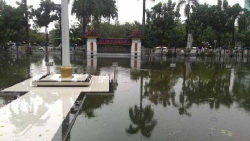 Satu Jam Hujan Lebat, Kantor Wali Kota Pekanbaru Langsung ”Berkuah”