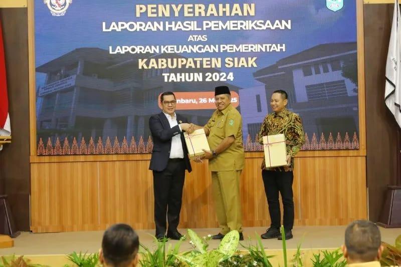 <b>Meski Raih Opini WTP 14 Kali Berturut-turut, Pemkab Siak Masih Tunda Bayar Rp285 Miliar</b>