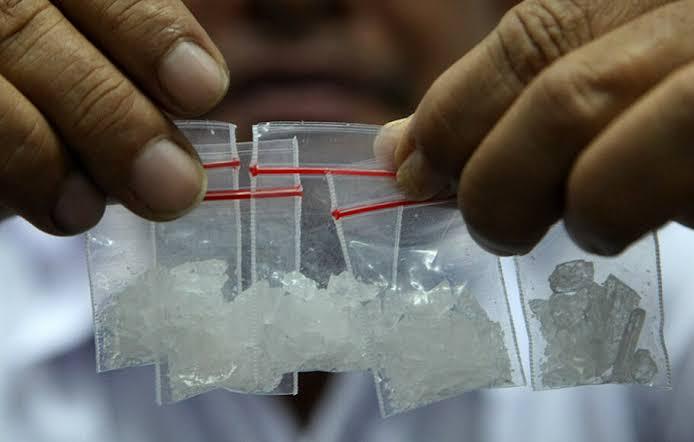 Aparat Polda Riau Kembali Berhasil Mengungkap Kasus Narkoba, Lima Tersangka Berikut BB Sabu Seberat 4,9 dan Pil Ekstasi Sebanyak 20 Ribu Butir Diamankan