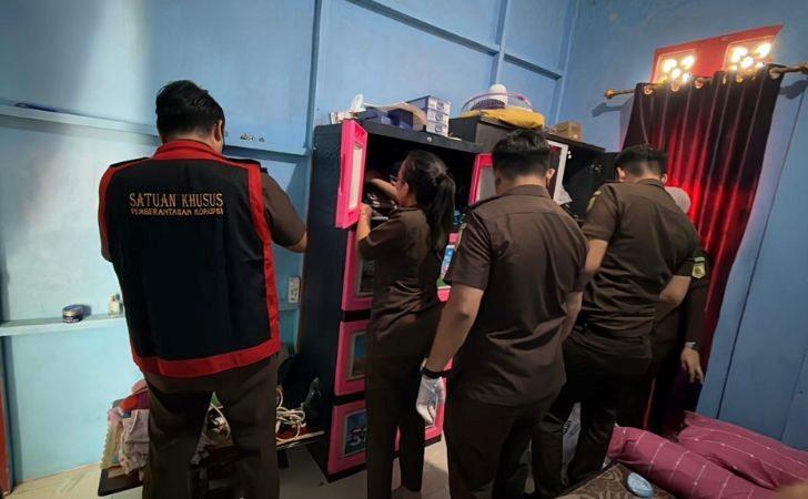 <b>Kejari Geledah 6 Titik Strategis Terkait Dugaan Korupsi di BPR Rp17 Miliar</b>