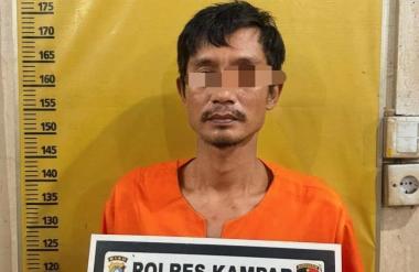 bpria-warga-kampar-ditangkap-polisi-di-rumah-makan-atas-laporan-istrinya-karena-cabuli-kedua-anak