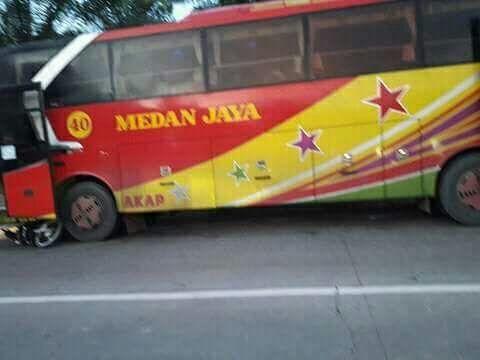 Sopir Bus Medan Jaya Ugal-Ugalan Renggut Nyawa Ibu dan Anak di Jalan Lintas Pinggir-Pekanbaru