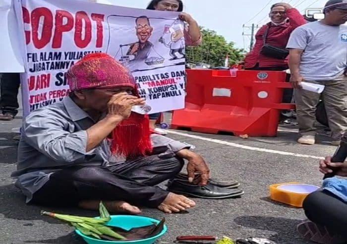 <b>Dukun Diundang Usir Roh Jahat di Kejari Sibolga, Aksi Gempar Soroti Dugaan Korupsi</b>