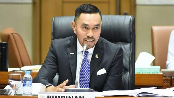 <b>Ahmad Sahroni Dicopot dari Pimpinan Komisi III DPR!</b>