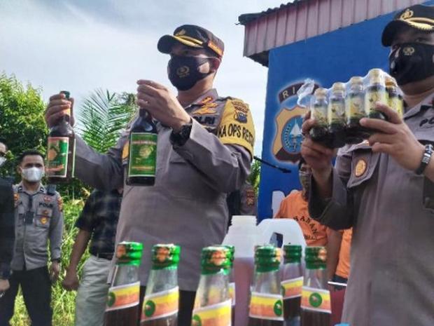 Ada ”Pabrik” Jamu Ilegal Berbahan Zat Berbahaya yang Sudah 6 Bulan Berproduksi di Riau, Kemasannya dari Sampah Bekas