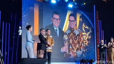 bwaket-baleg-dpr-ri-ahmad-doli-kurnia-tandjung-kembali-raih-idetikcom-awards-2025ib