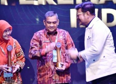 komitmen-jalankan-psr-gubernur-syamsuar-dianugerahi-penghargaan-dari-kementan
