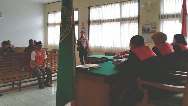 Mata Syamsuddin si Terdakwa Kasus Narkoba Seberat 98 Kg Berkaca-Kaca Dengar Vonis Seumur Hidup dari Hakim PN Pekanbaru