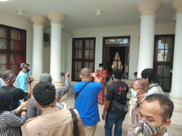 Aneh, Bupati Ogan Ilir Undang Wartawan dalam Konferensi Pers Hanya untuk Umumkan Dirinya Positif Corona