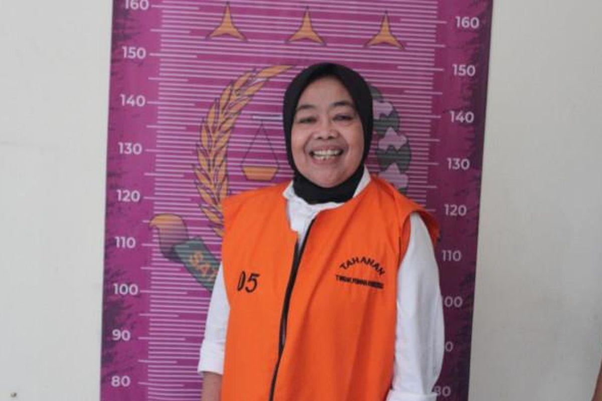 <b>Senyum Kades di Sukabumi Korupsi Dana Desa hingga Jual Posyandu Rp 45 Juta</b>