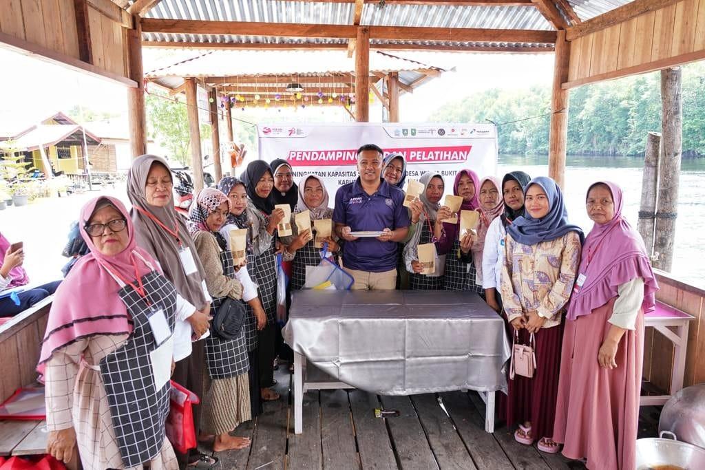 Kampung Tenun Desa Wisata Bukitbatu Binaan PHR Raih Rekor MURI dan ADWI 2023