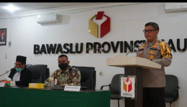 Kapolda Riau Dukung Bawaslu Awasi Pilkada 2020 dan Diajak Jadi Garda Terdepan Penegakan Protokol Kesehatan
