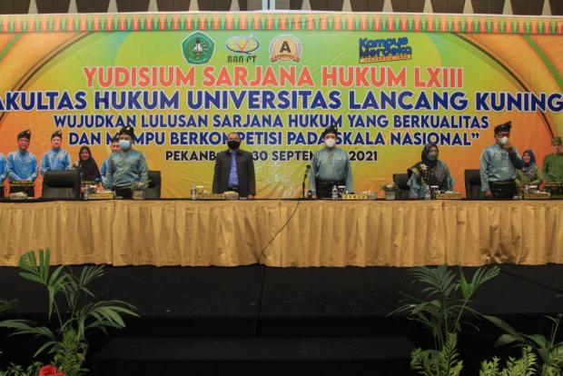 Beri Motivasi ke Peserta Yudisium LXIII, Fahmi Sebut 3 Bupati di Riau adalah Alumni FH Unilak