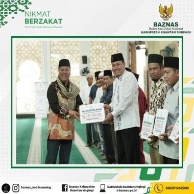 bupati-suhardiman-amby-serahkan-bantuan-baznas-kuantan-singingi-ke-siswa-dan-jompo-kurang-mampu