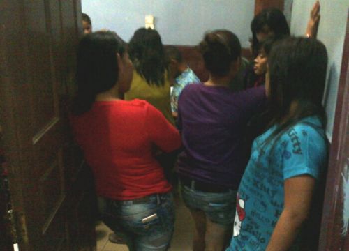 Gerilya Hotel dan Warung Remang-remang di Pangkalankerinci, Sembilan Wanita Diduga PSK dan Satu Waria Diangkut ke Markas Satpol PP