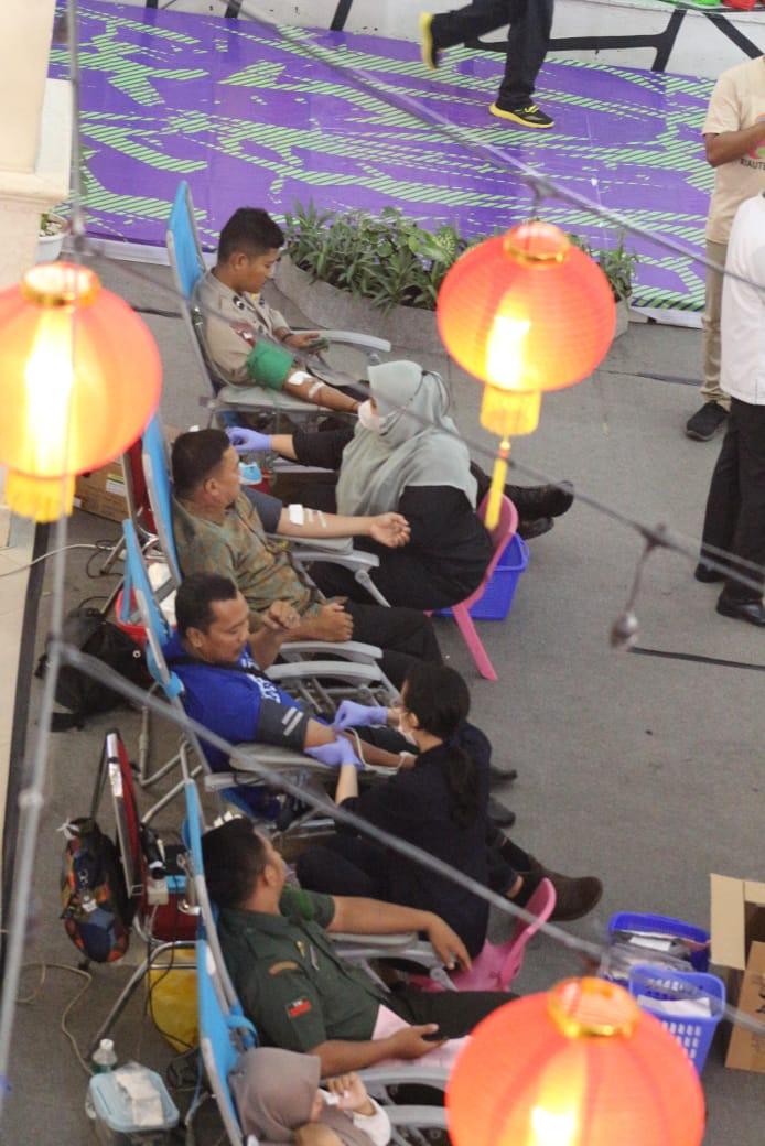 TNI-Polri bersama Masyarakat Ikut Donor Darah PWI Riau, Terkumpul 150 Kantong Darah