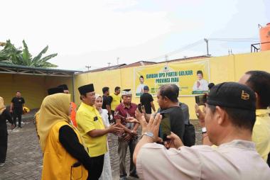 bgolkar-riau-tebar-semangat-berbagi-iduladha-1447-h-bagikan-ribuan-paket-hewan-kurban-ke