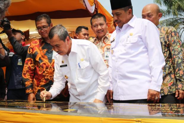 Gubernur Riau Resmikan PLTMG 25 MW di Kotogasib, Bupati Alfedri: Rasio Elektrifikasi di Siak Sudah 100 Persen