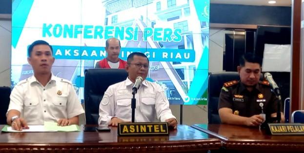 <b>Setelah Sembilan Tahun Buron, Akhirnya Terpidana Kasus Karhutla Seluas 300 Hektar Berhasil Ditangkap Tim Tabur Kejati Riau</b>
