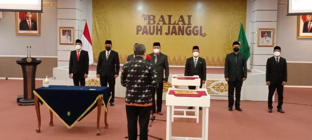 Gubernur Syamsuar Lantik 7 Komisioner KPID Riau Periode 2021-2024