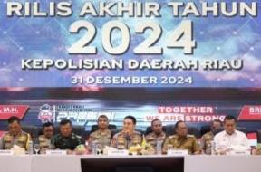 <b>Rilis Akhir Tahun 2024, Irjen Mohammad Iqbal Sebut Ditpolair Polda Riau Berhasil Gagalkan Berbagi Upaya Penyelundupan</b>